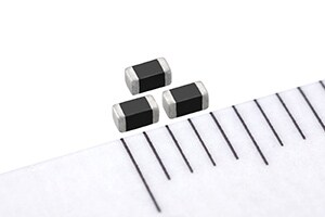 积层陶瓷电容器 支持车载 耐高温X8R，X8L特性（150℃温度保证）系列产品 阵容的扩大