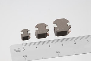 电感器: LED前大灯用高温大电流功率电感器