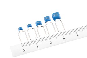 积层带导线电容器: 支持无卤素的普通用FG系列和车载用FA系列的开发