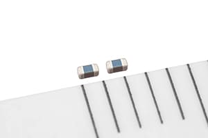 电压保护器件: 具有高ESD（静电放电）鲁棒性的车载以太网用贴片压敏电阻