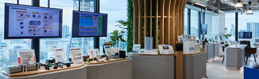 タッチパネルによる企業情報の紹介