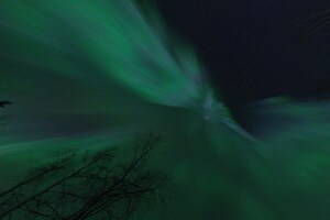磁気嵐主相のオーロラ爆発09