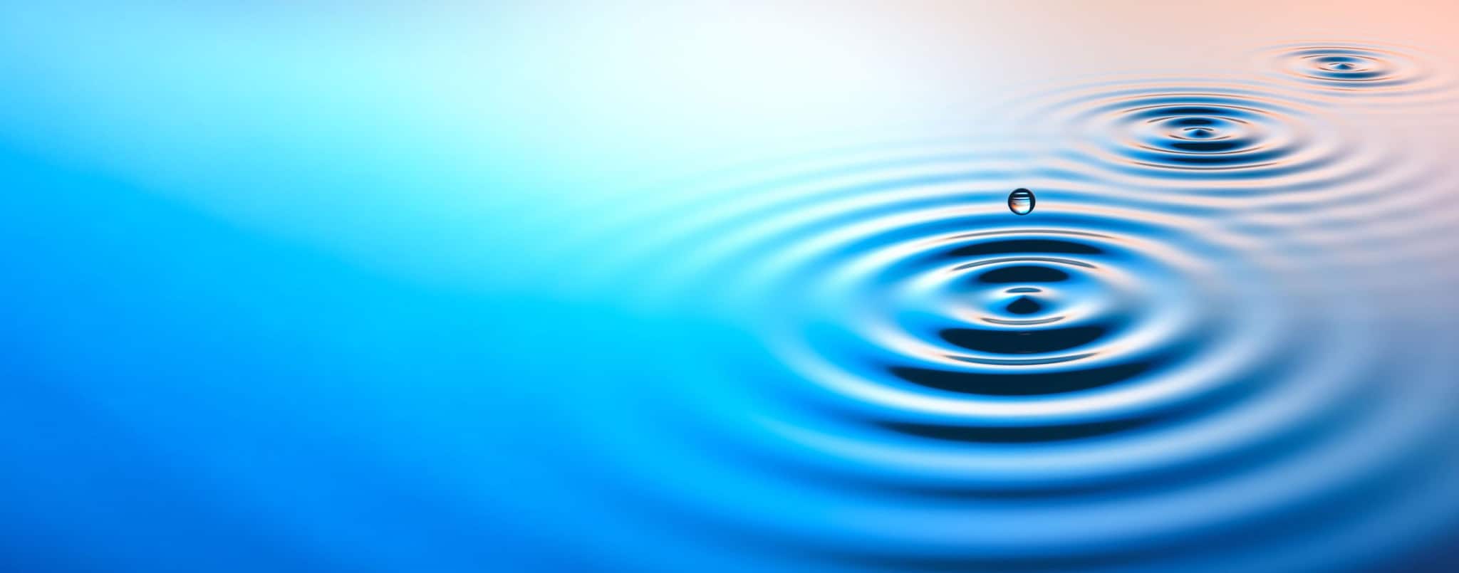 水波涟漪的重叠的照片